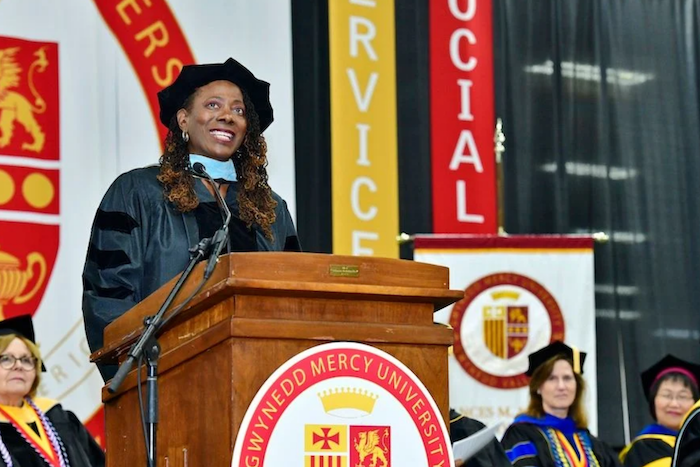 Dr. Pendelton speaks at commcement