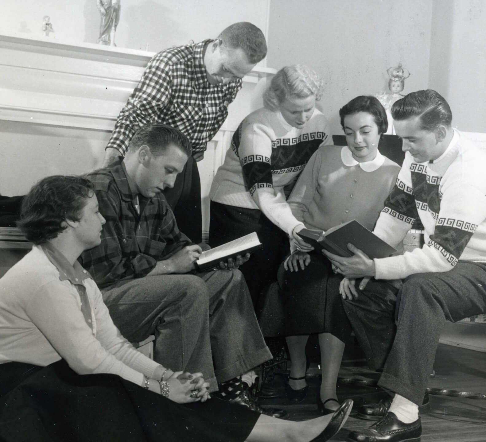 students-study-in-maryllyn-ca-1955.jpg